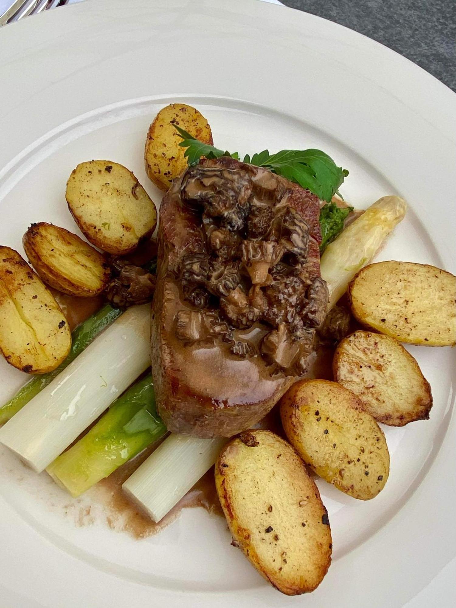 Hotel Restaurant Croix Blanche Sugiez Экстерьер фото