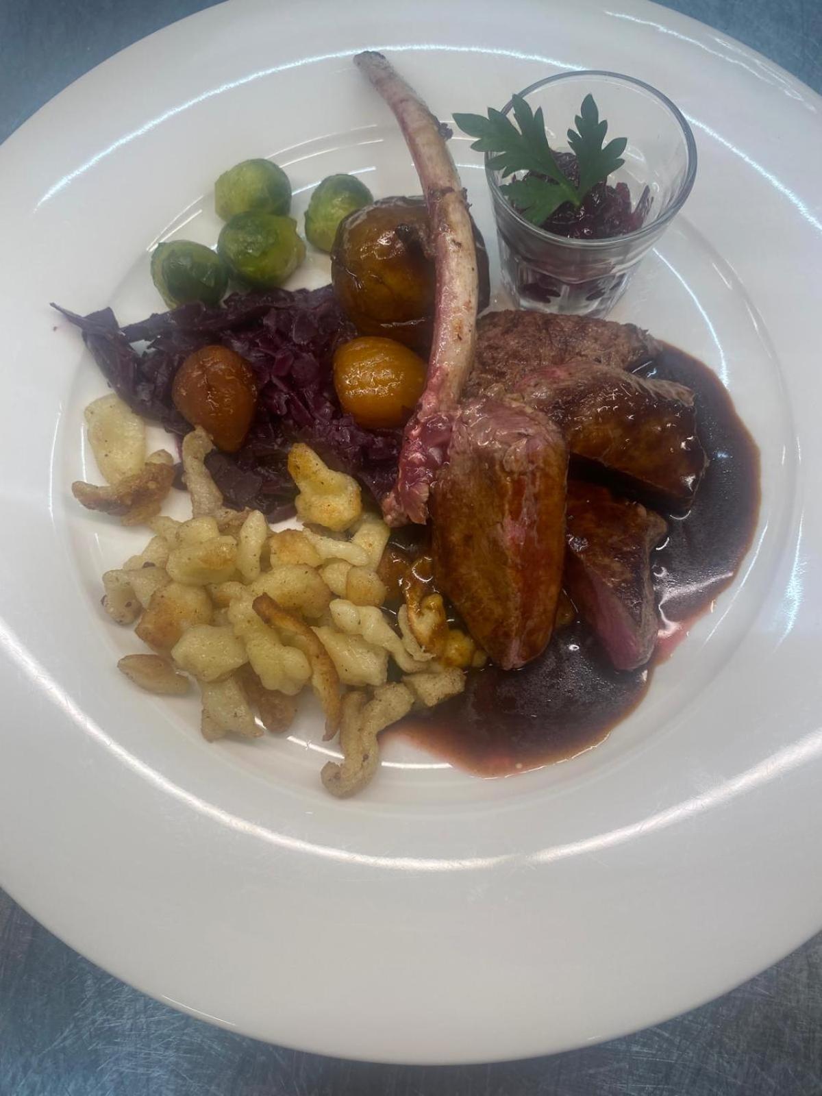 Hotel Restaurant Croix Blanche Sugiez Экстерьер фото