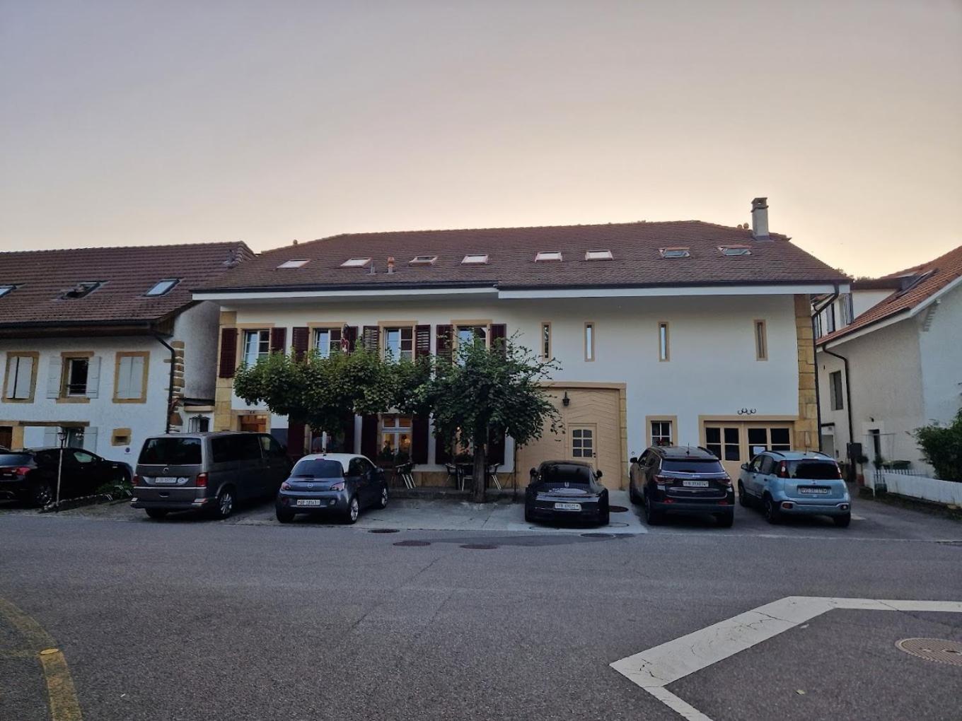 Hotel Restaurant Croix Blanche Sugiez Экстерьер фото